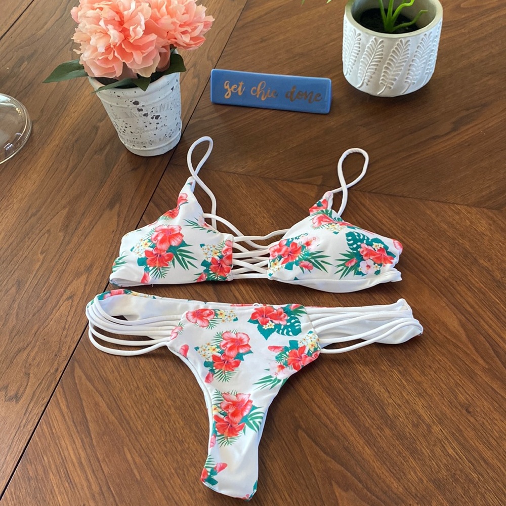 Gorgeous brand new floral bikini